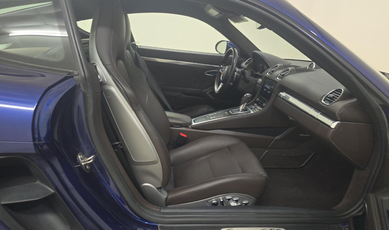 Used 2022 Porsche 718 Cayman GTS w/ Premium Package RWD image 6