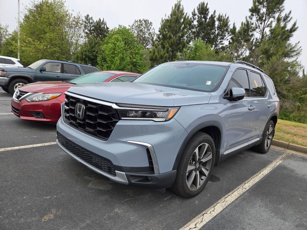 Used 2023 Honda Pilot Elite image 3