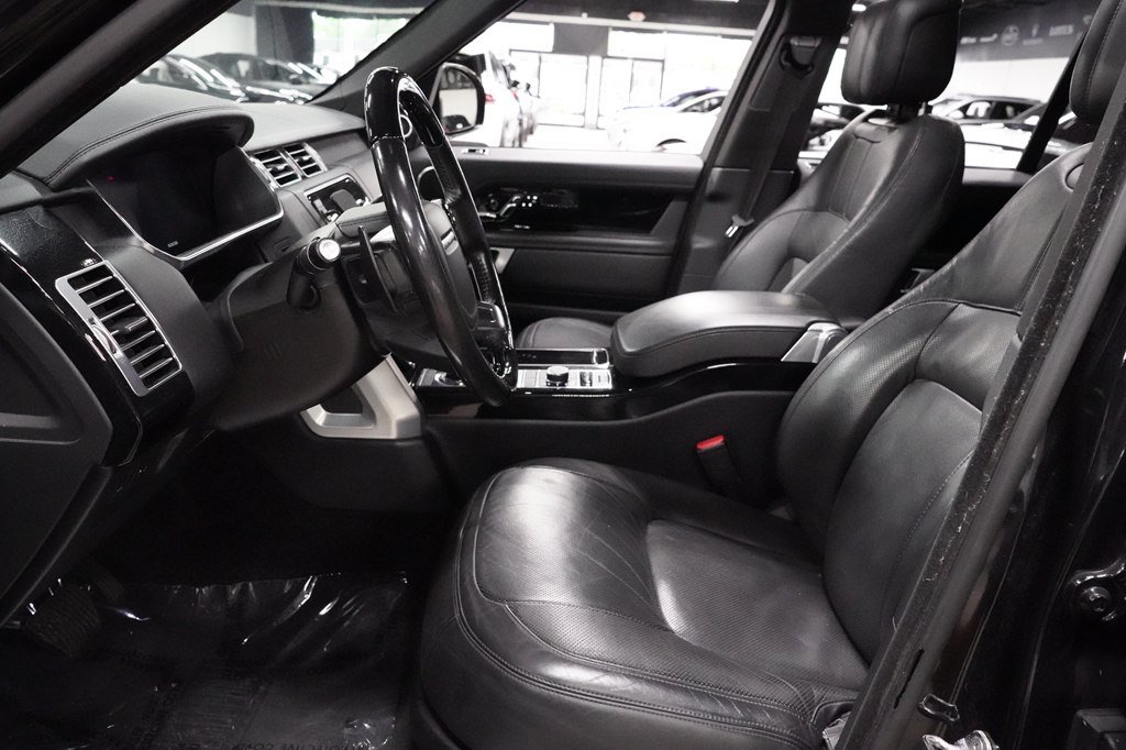 Used 2019 Land Rover Range Rover Supercharged AWD/4WD image 11