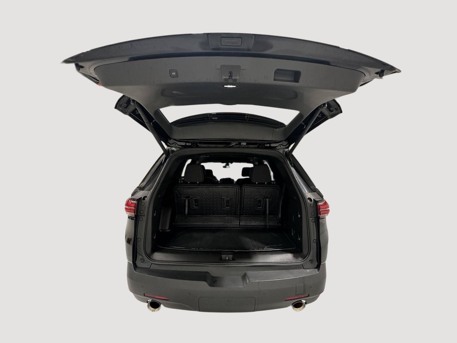 Used 2022 Chevrolet Traverse LT w/ LPO, Floor Liner Package AWD/4WD image 22