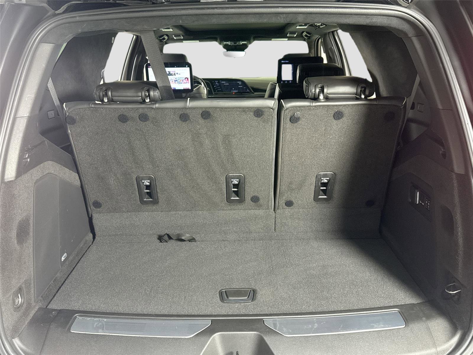 Used 2023 Cadillac Escalade V w/ LPO, Floor Liner Package image 29