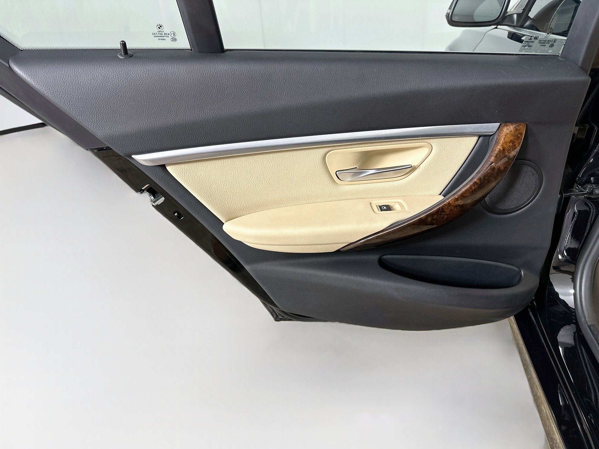 Used 2018 BMW 330e RWD image 27