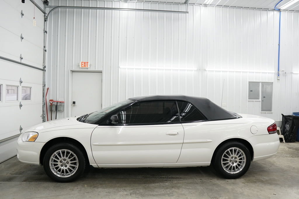 Used 2005 Chrysler Sebring Touring image 9