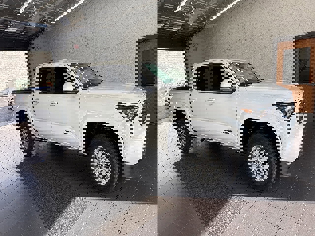 New 2025 Toyota Tacoma SR5