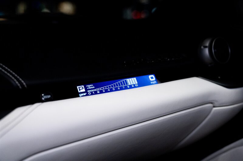 Used 2014 Ferrari F12 Berlinetta RWD image 34