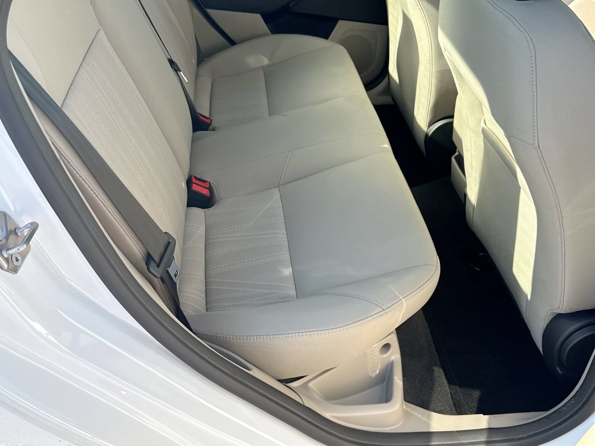 Used 2018 Ford Focus SE FWD image 19