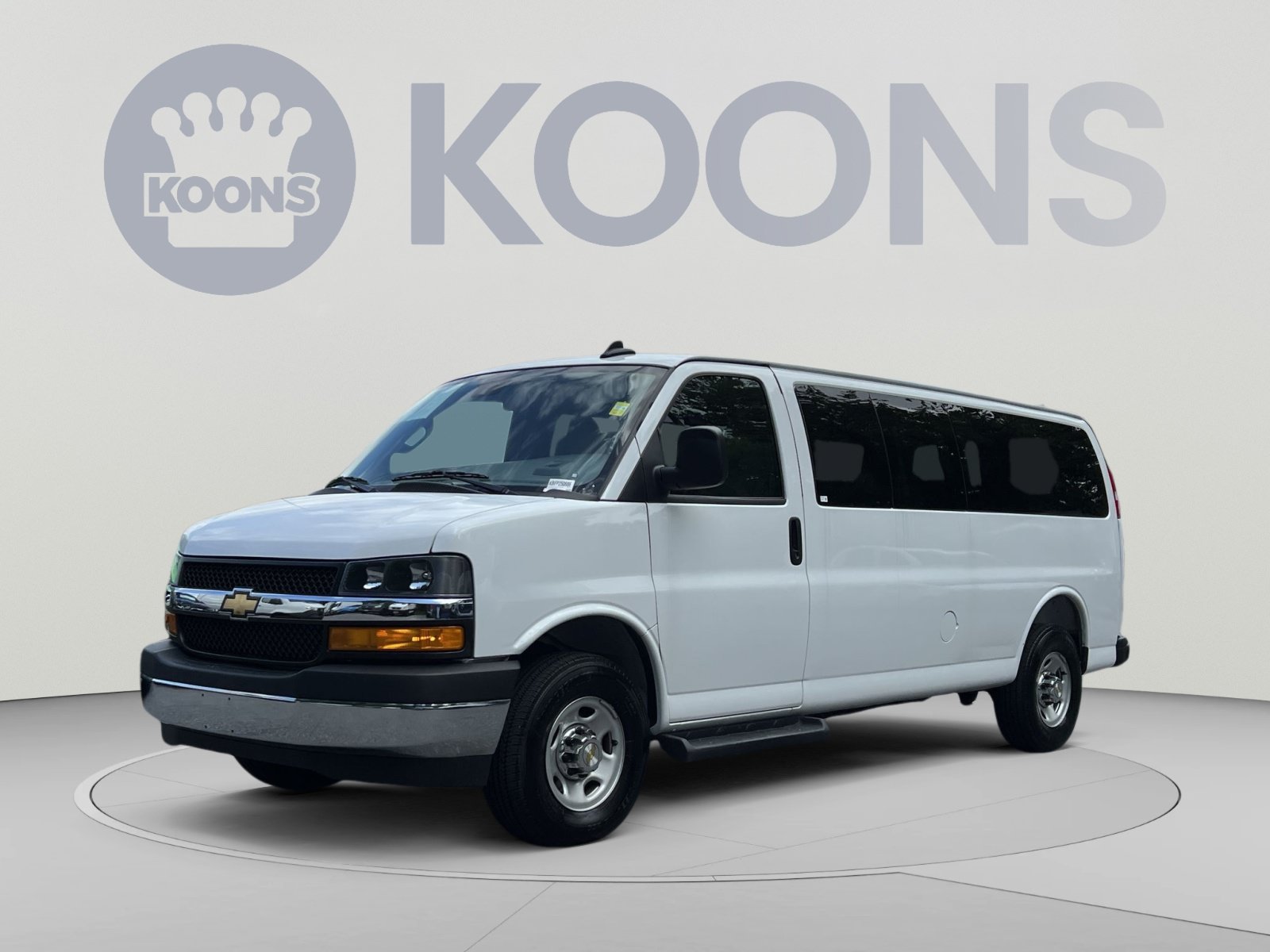 Used 2025 Chevrolet Express 3500 LT w/ LT Preferred Equipment Group RWD image 1
