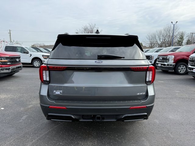 Used 2025 Ford Explorer ST-Line w/ ST-Line Street Pack AWD/4WD image 5