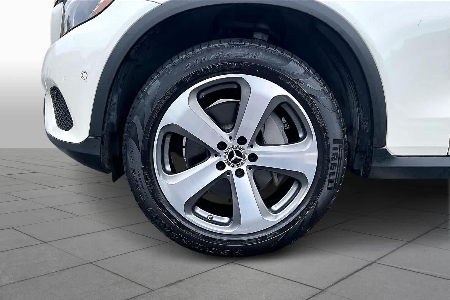 Used 2019 Mercedes-Benz GLC 300 4MATIC image 11