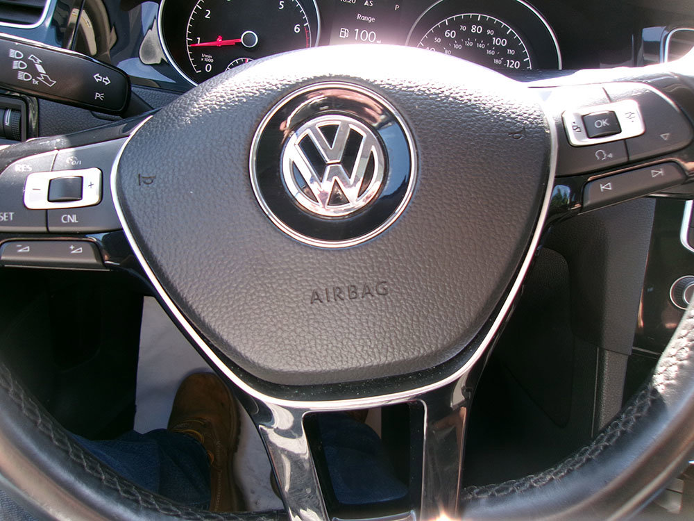 Used 2015 Volkswagen Golf SEL image 16