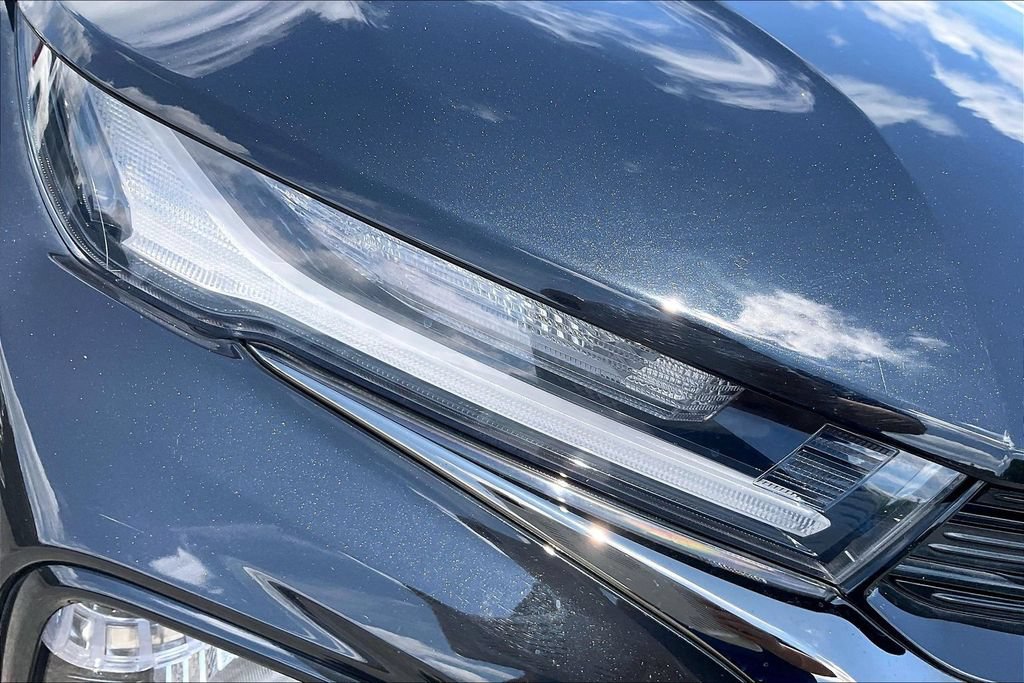Used 2022 Chevrolet TrailBlazer RS w/ Technology Package FWD image 31