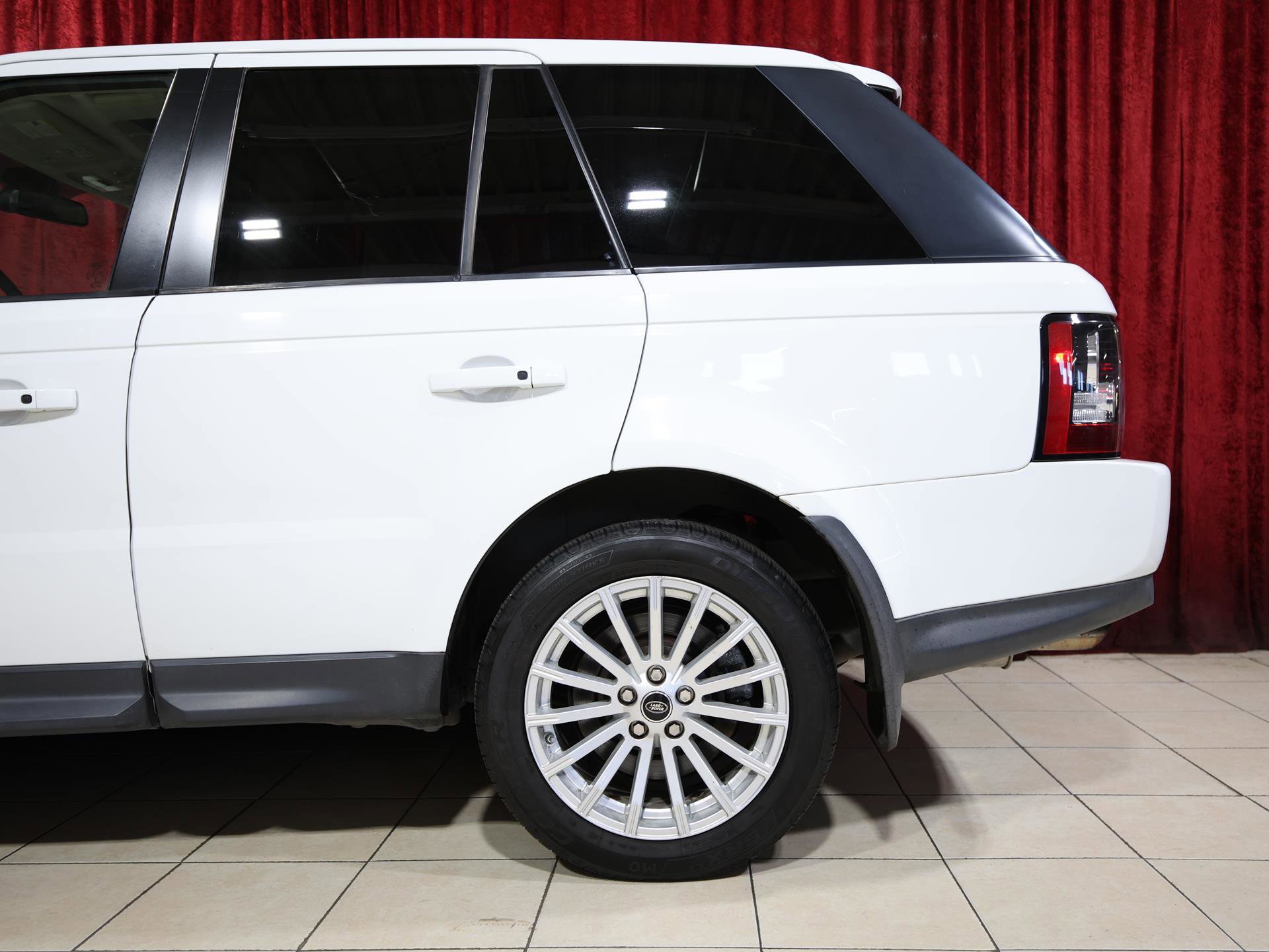 Used 2013 Land Rover Range Rover Sport HSE image 6