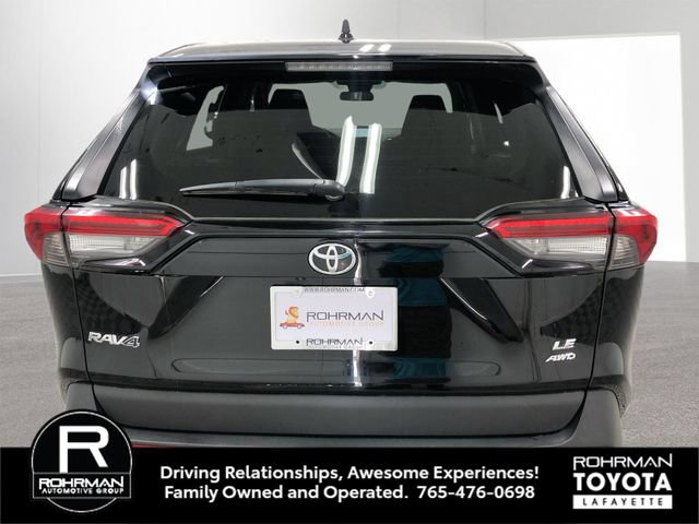 Used 2024 Toyota RAV4 LE AWD/4WD image 5