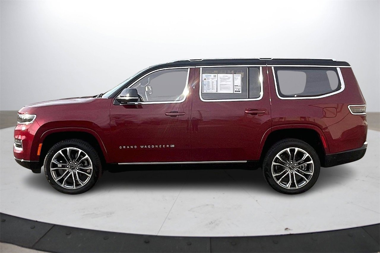 Used 2024 Jeep Grand Wagoneer Series III w/ HD Trailer Tow Package image 6
