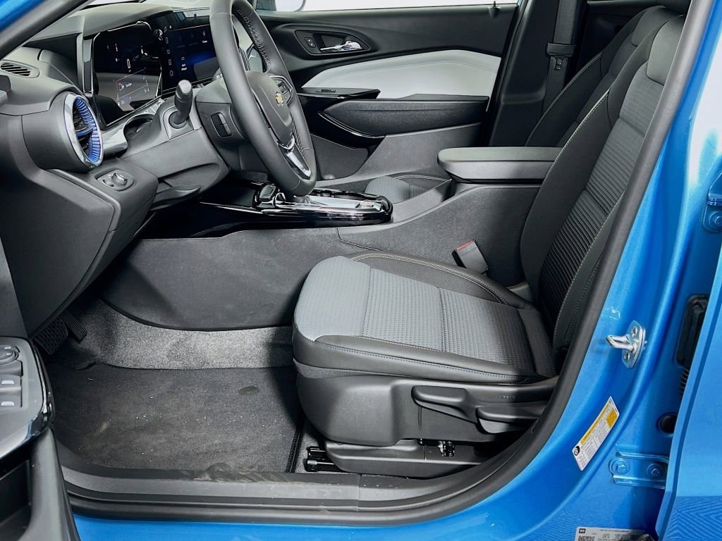 New 2026 Chevrolet Trax LT w/ LT Convenience Package image 32