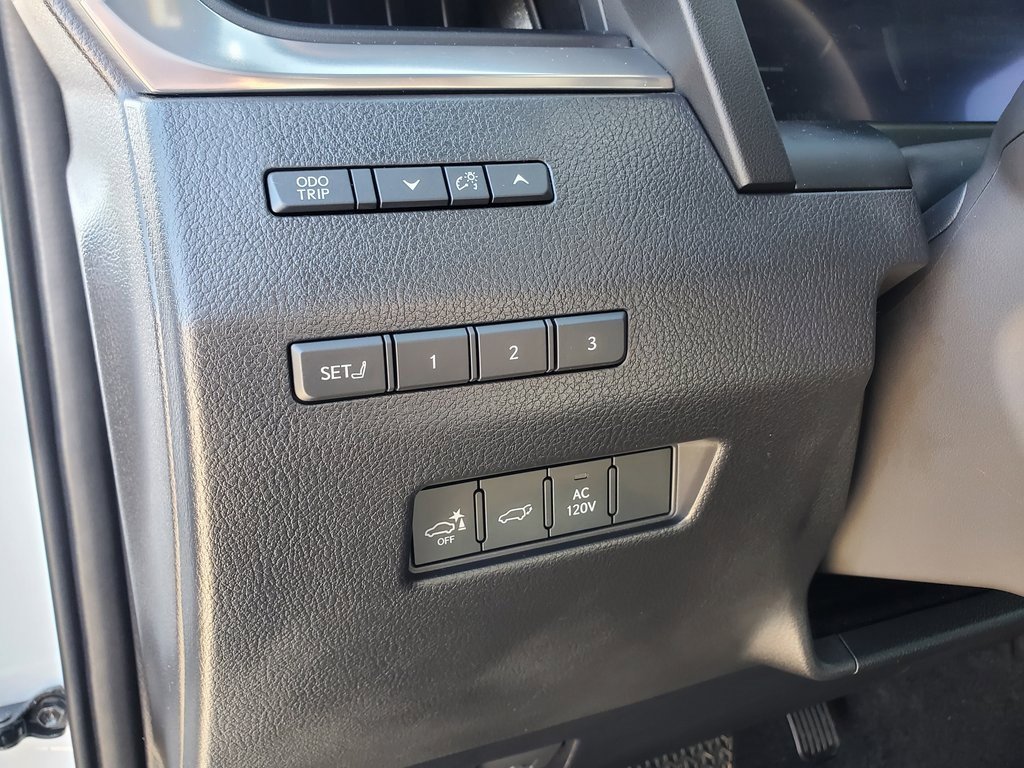 Used 2024 Lexus GX 550 image 11