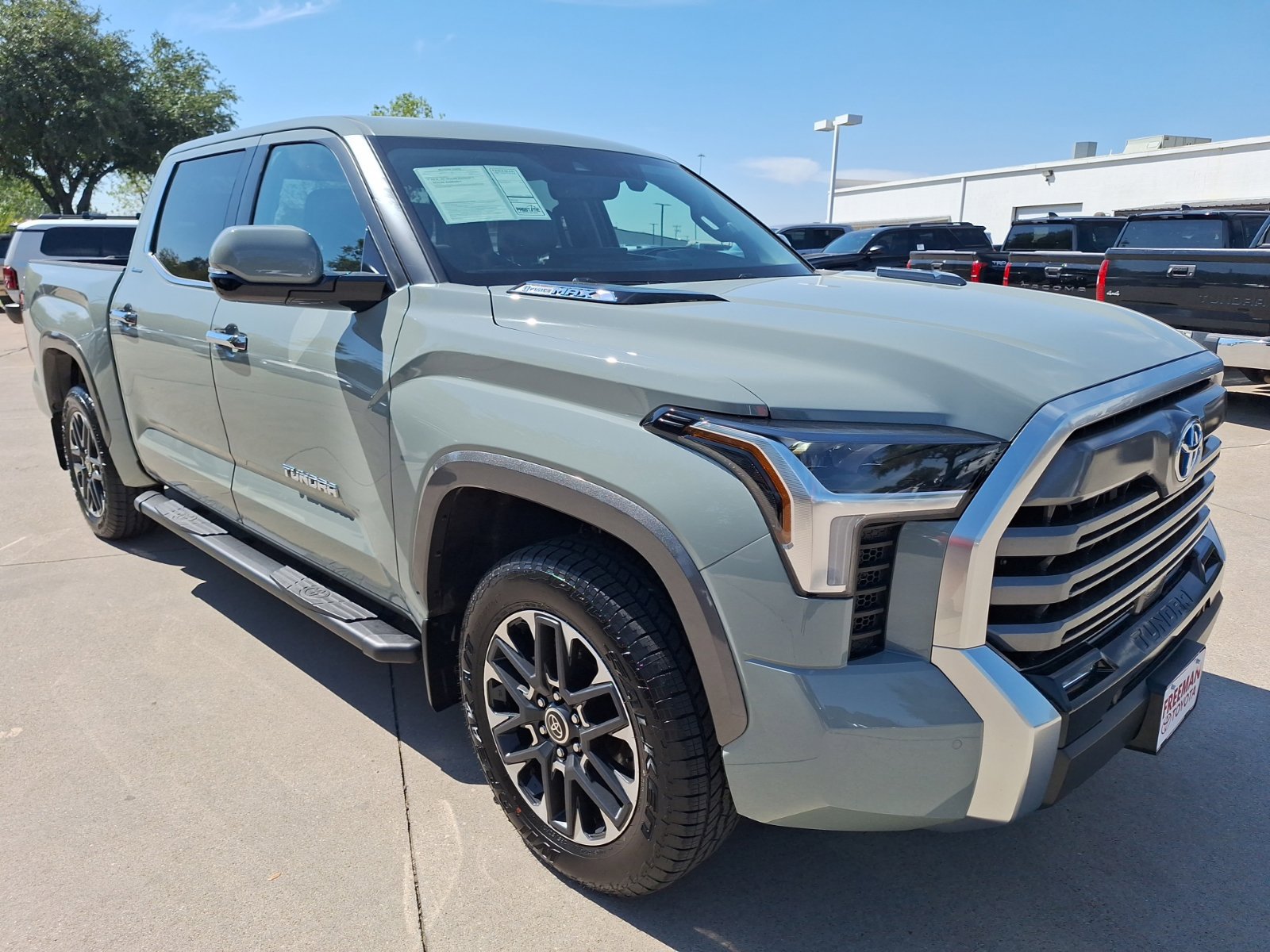 Used 2024 Toyota Tundra Limited w/ Power Package AWD/4WD image 8