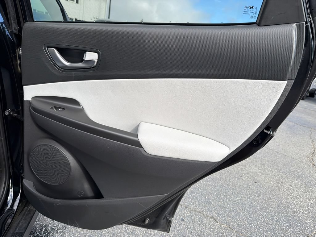 Used 2023 Hyundai Kona Limited FWD image 16
