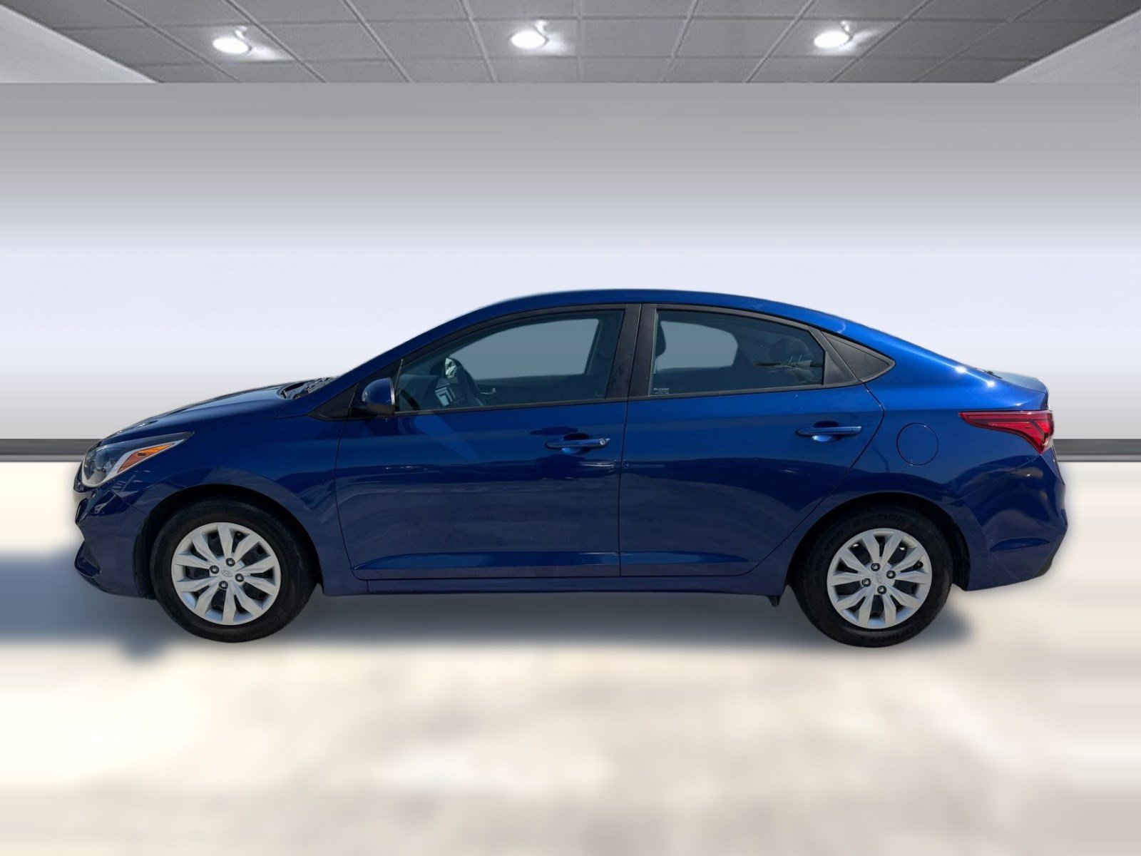 Used 2022 Hyundai Accent SE FWD image 2