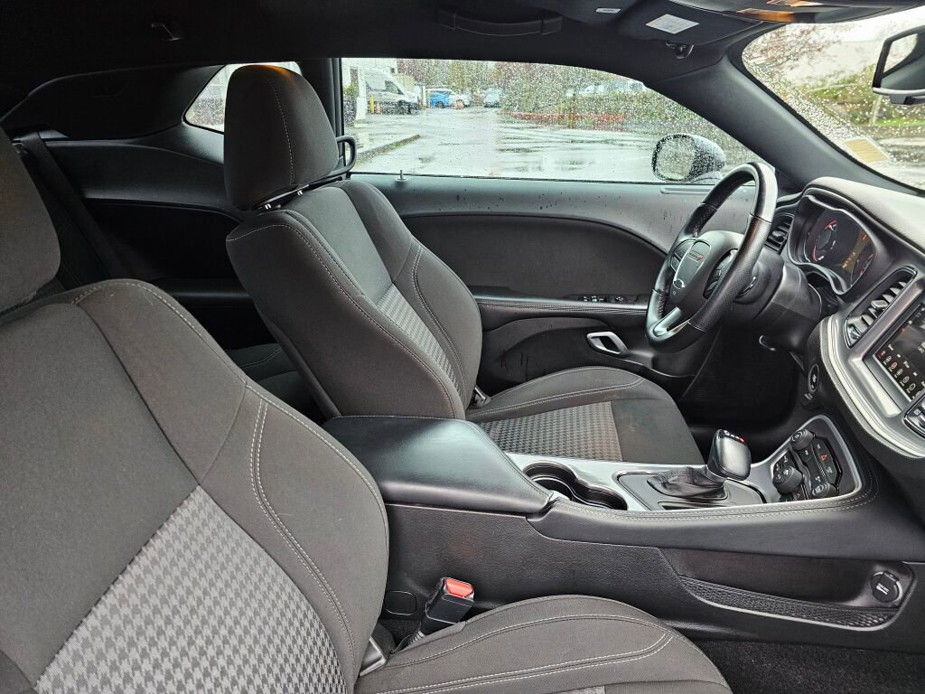 Used 2022 Dodge Challenger SXT w/ Blacktop Package image 11