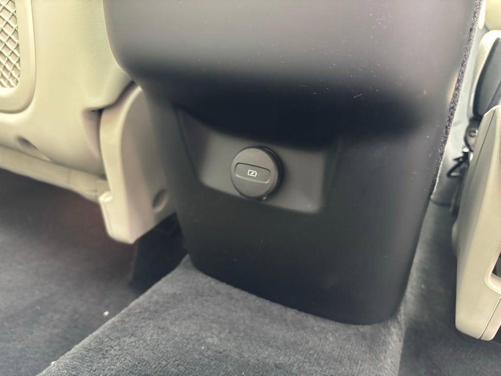 Used 2023 Volvo XC90 B6 Plus w/ Protection Package Premier image 22