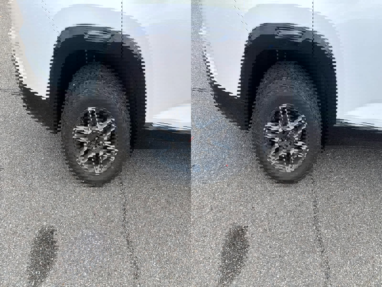 New 2026 GMC Terrain AT4 w/ Technology Package II image 9