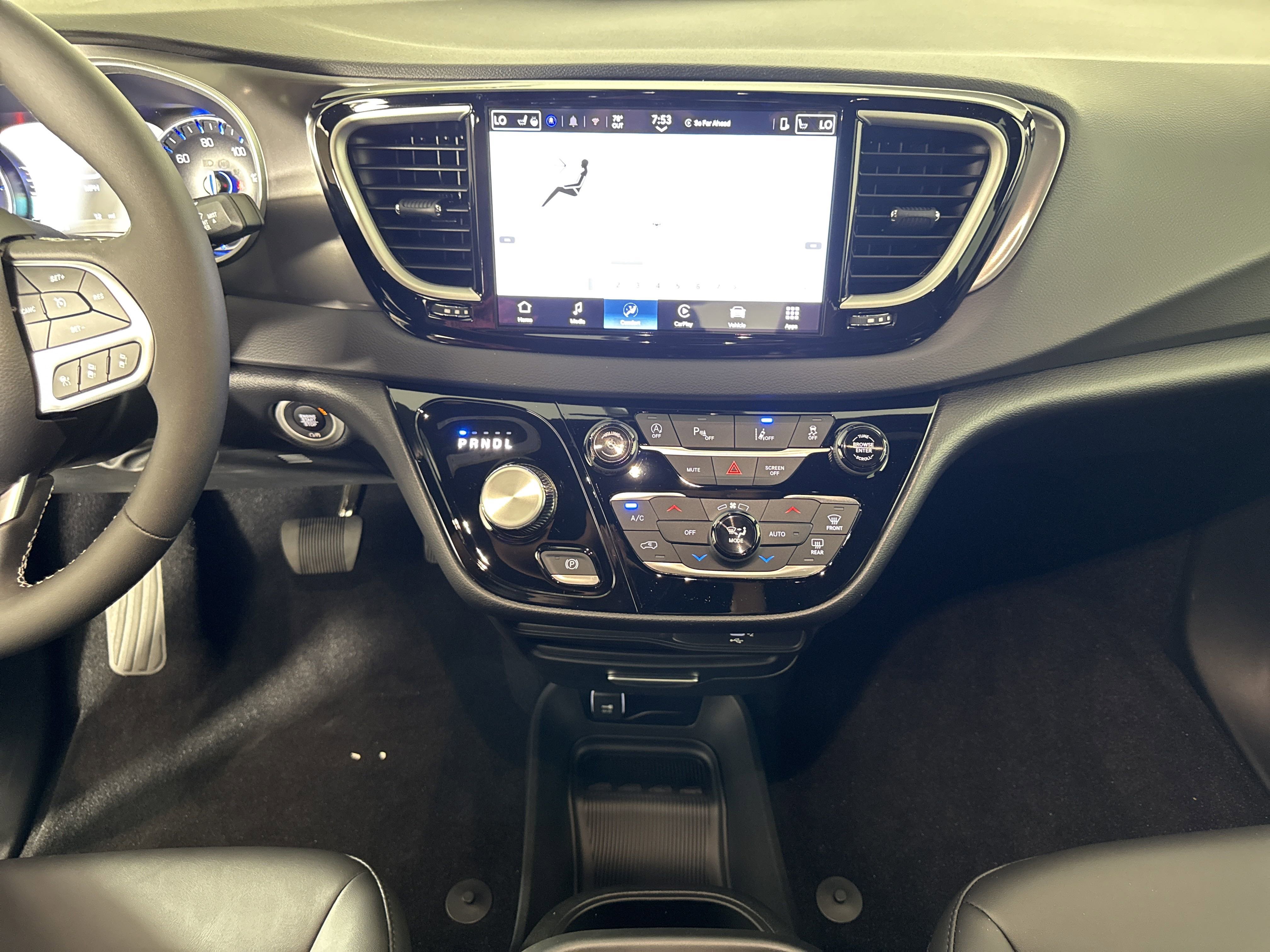 New 2026 Chrysler Voyager LX image 22