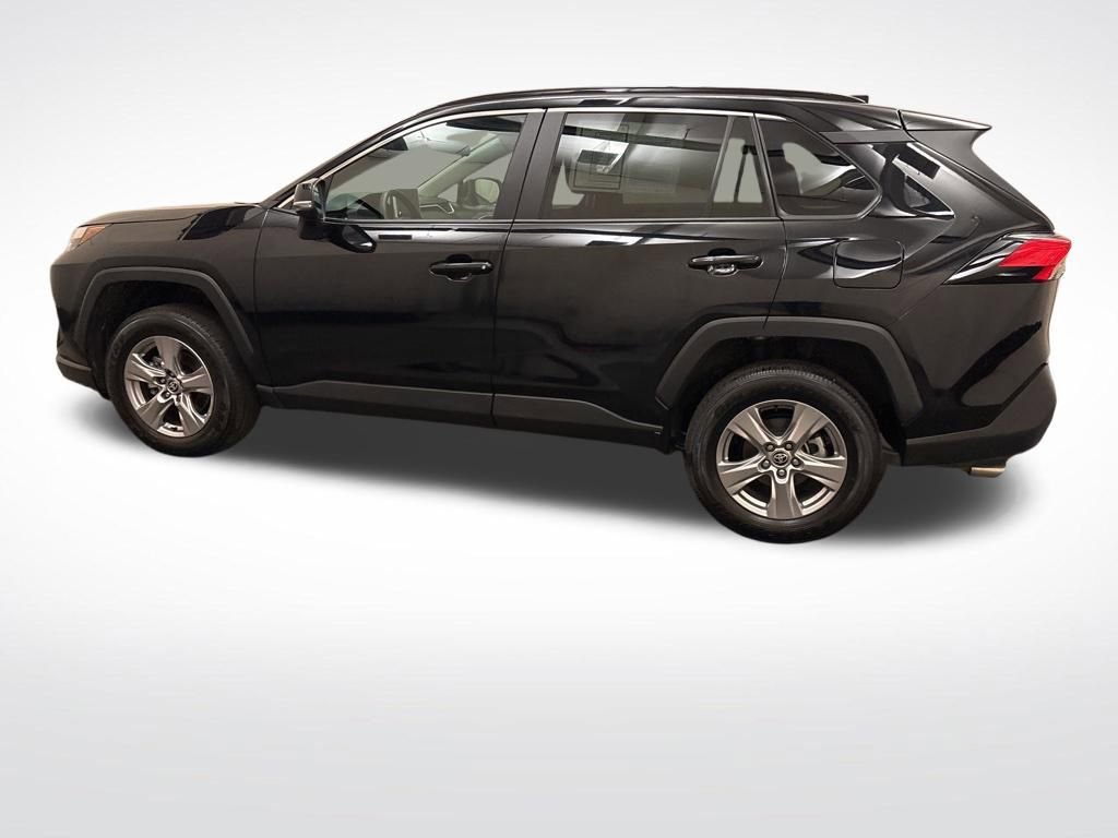 Used 2025 Toyota RAV4 XLE AWD/4WD image 9
