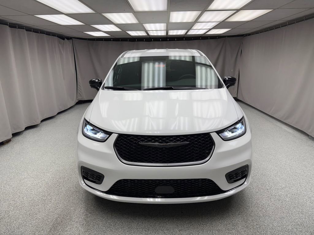 New 2026 Chrysler Pacifica Select image 6