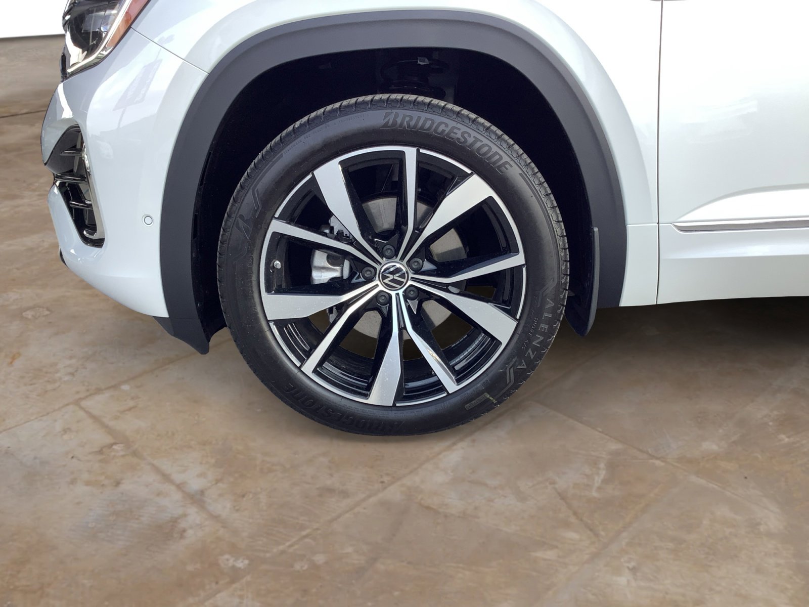 New 2026 Volkswagen Atlas Cross Sport SEL Premium R-Line image 11