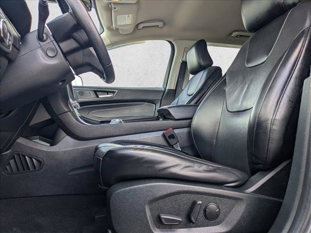 Used 2022 Ford Edge Titanium w/ Equipment Group 301A AWD/4WD image 16