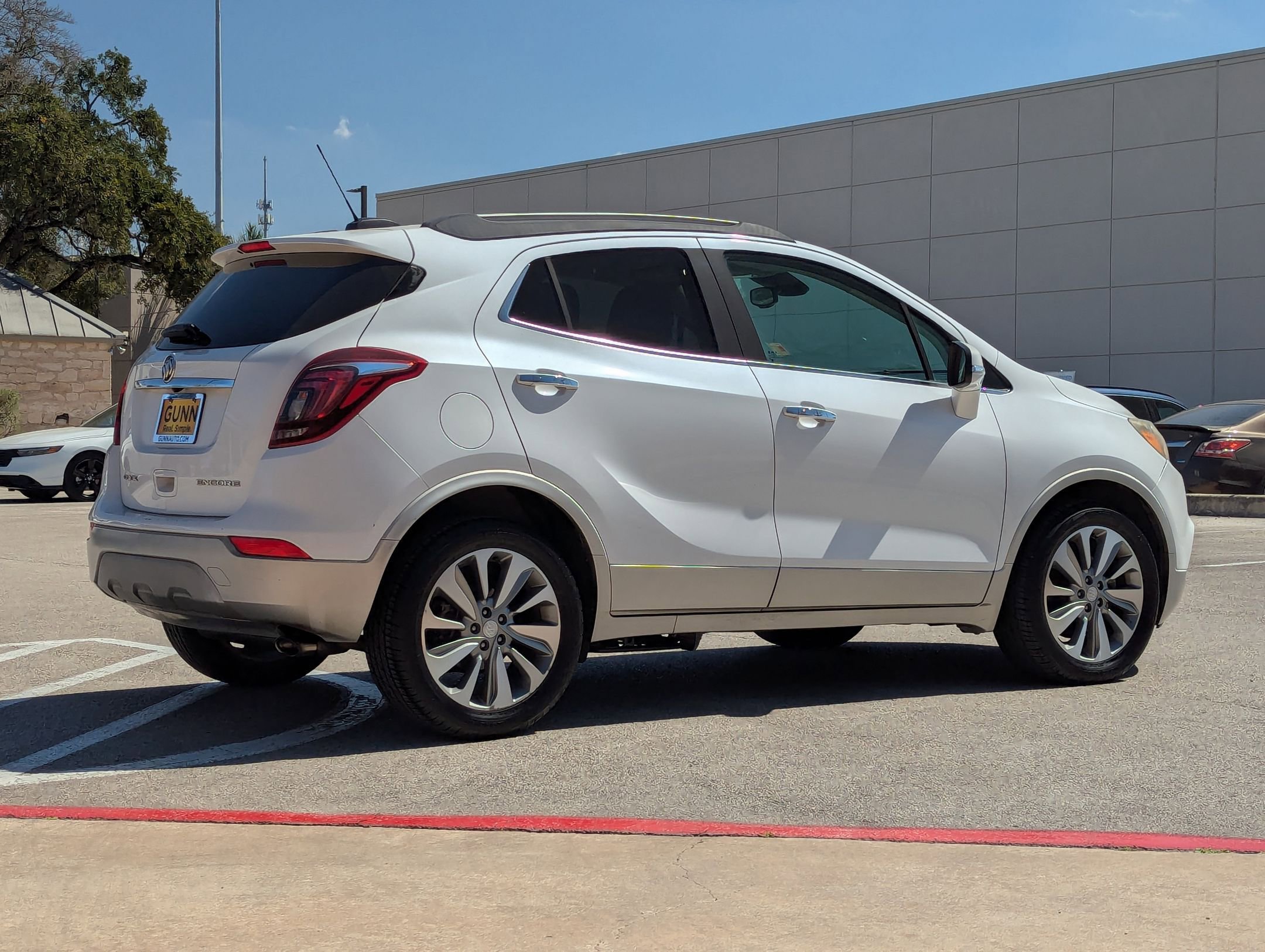 Used 2017 Buick Encore Preferred image 4