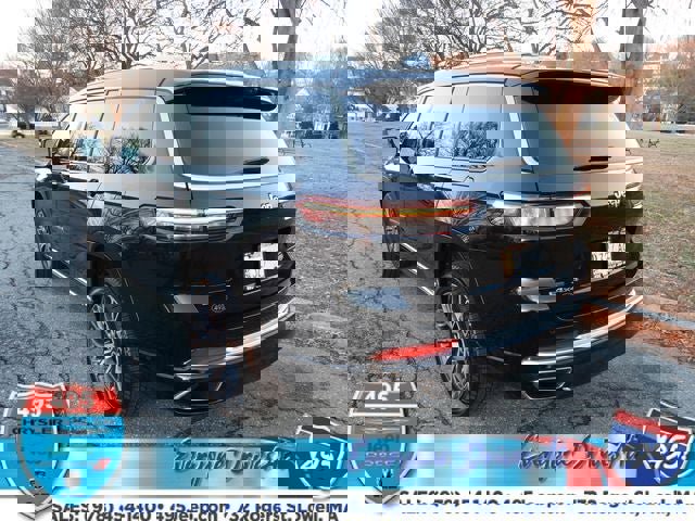 Used 2021 Jeep Grand Cherokee L Summit image 3