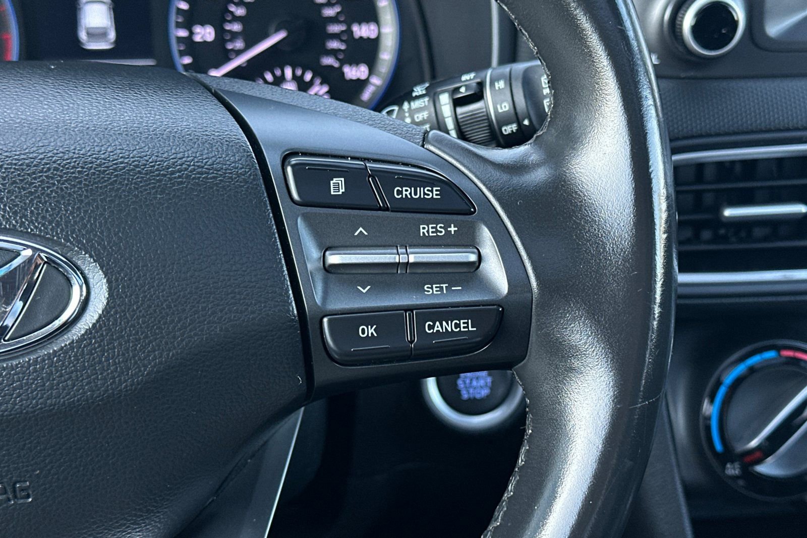 Used 2018 Hyundai Kona SEL w/ SEL Tech Package 02 image 31