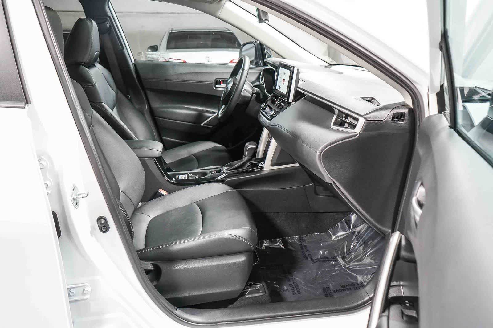Certified 2025 Toyota Corolla Cross XLE w/ Convenience Package AWD/4WD image 17