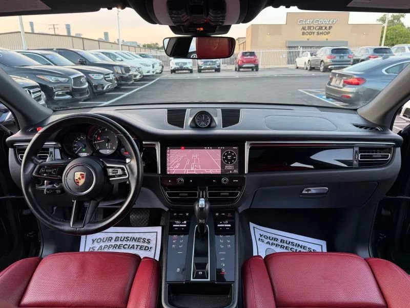 Used 2023 Porsche Macan AWD/4WD image 40