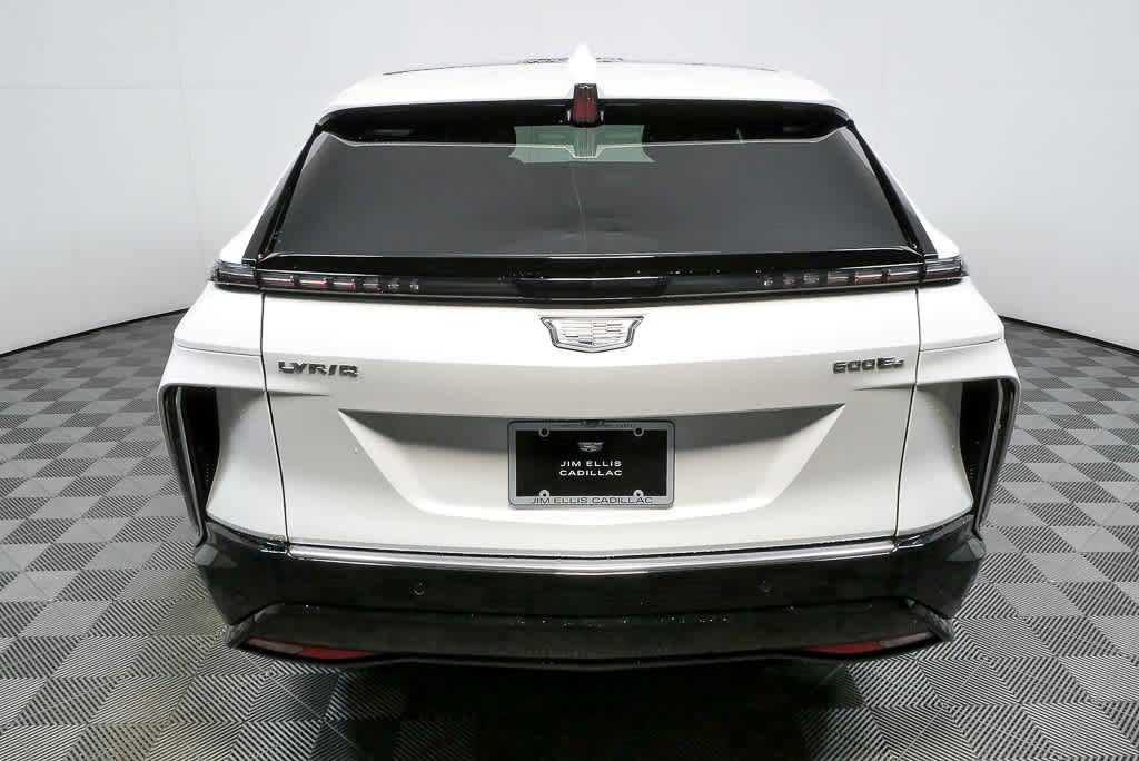 Certified 2025 Cadillac Lyriq Luxury w/ LPO, Floor Liner Package AWD/4WD image 26