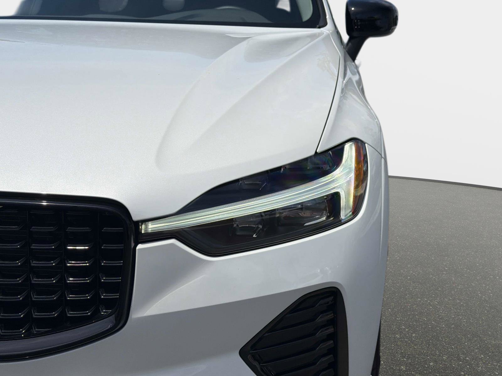 Certified 2025 Volvo XC60 B5 Core AWD/4WD image 9