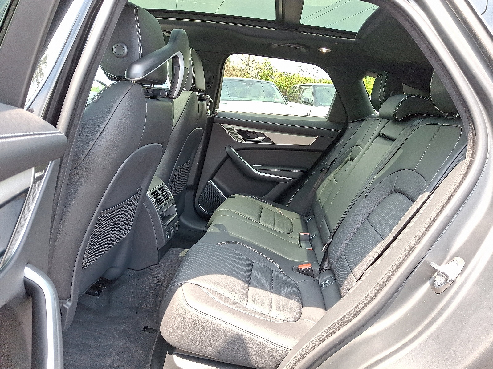 New 2026 Jaguar F-PACE R-Dynamic S image 5