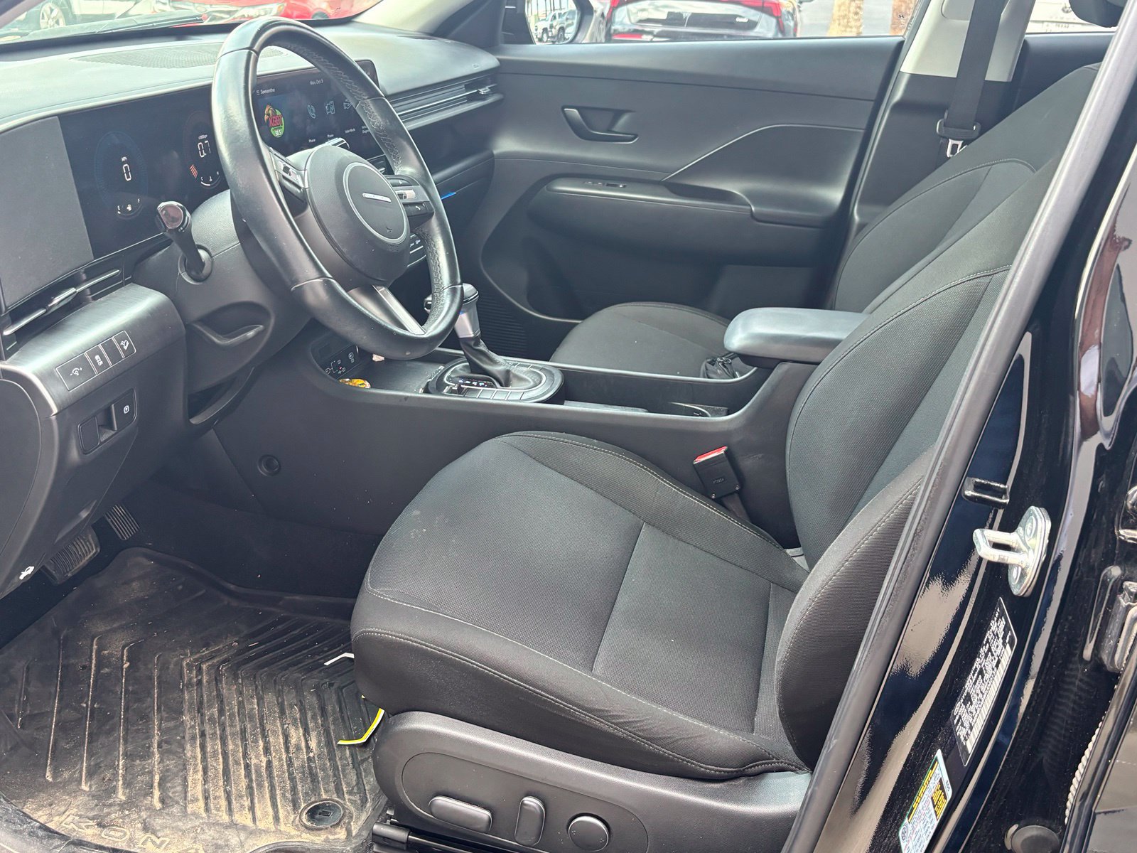 Used 2024 Hyundai Kona SEL FWD image 7