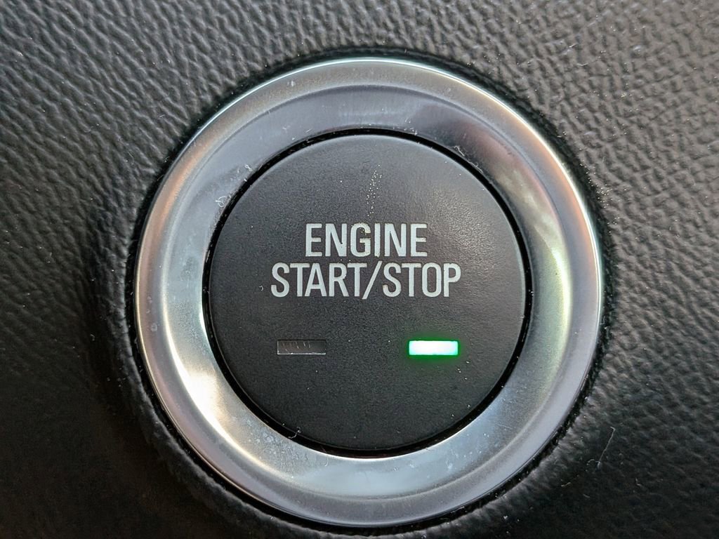 Used 2023 GMC Terrain SLE w/ Driver Convenience Package image 30