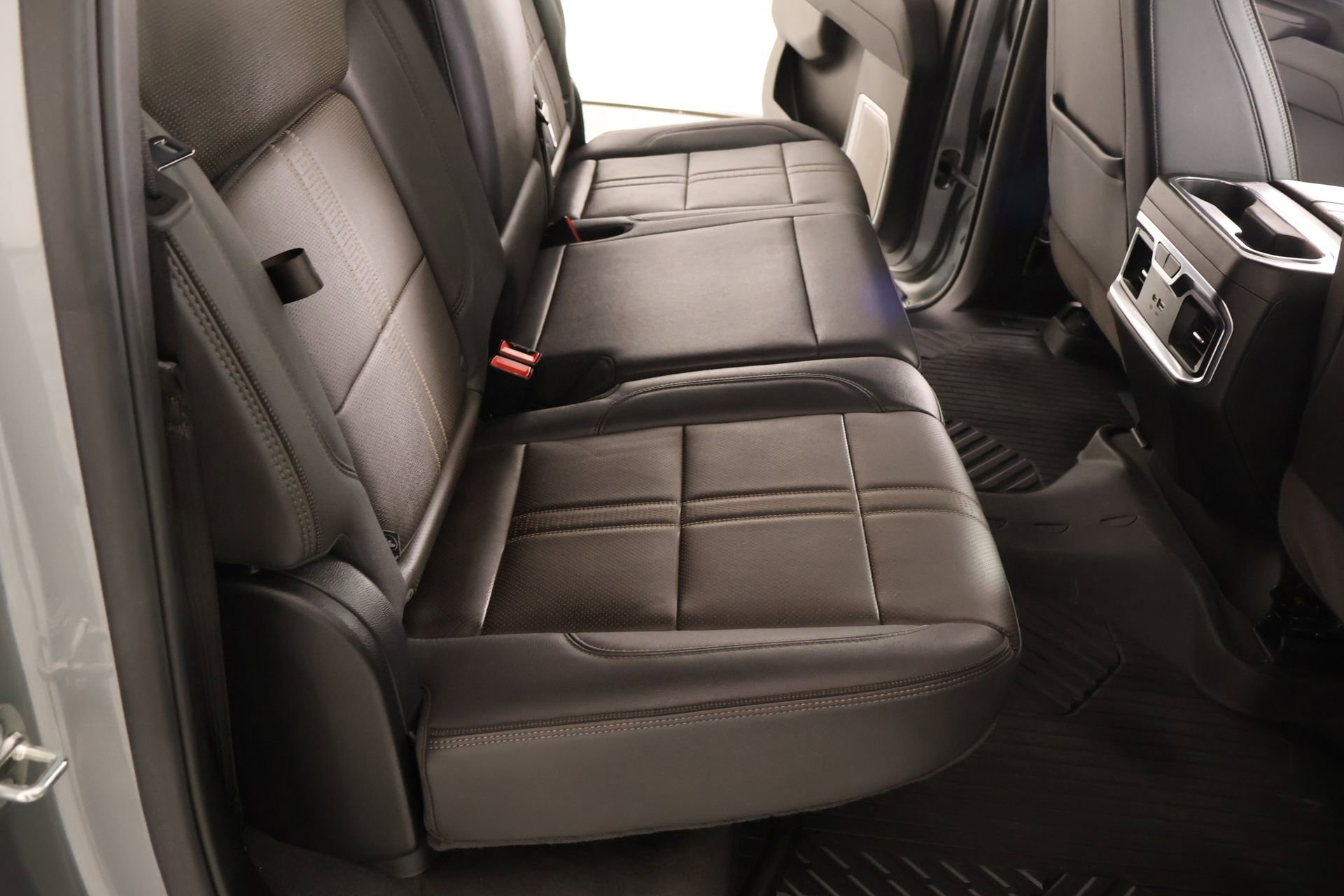 Used 2025 Chevrolet Silverado 2500 High Country w/ High Country Premium Package AWD/4WD image 14