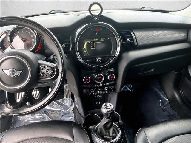 Used 2015 MINI Cooper 2-Door Hardtop FWD image 8