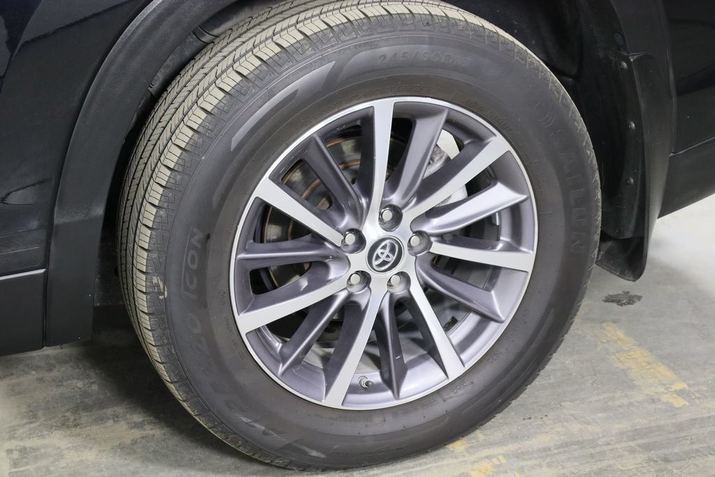 Used 2019 Toyota Highlander XLE AWD/4WD image 43