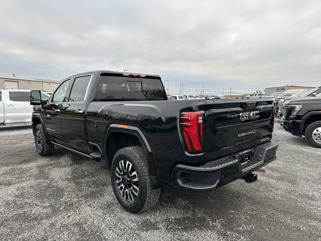 Used 2025 GMC Sierra 3500 Denali Ultimate image 8