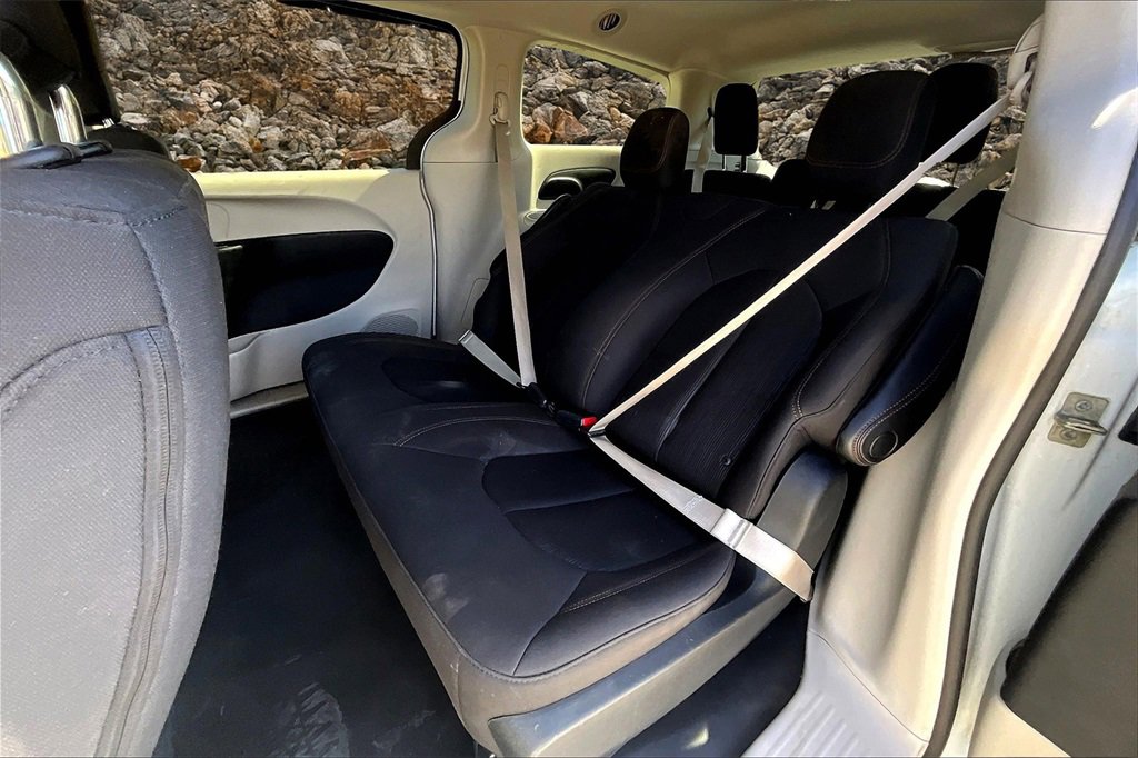 Used 2019 Chrysler Pacifica L image 15