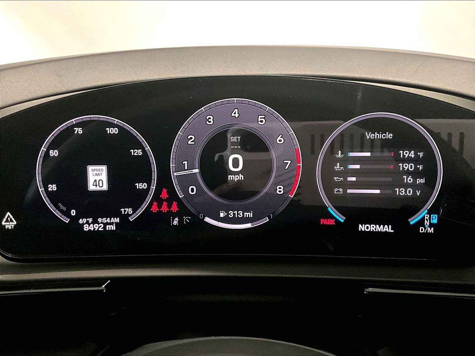 Used 2025 Porsche Cayenne Coupe image 21