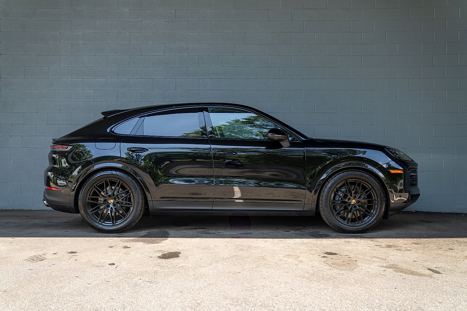 Used 2025 Porsche Cayenne Coupe image 29