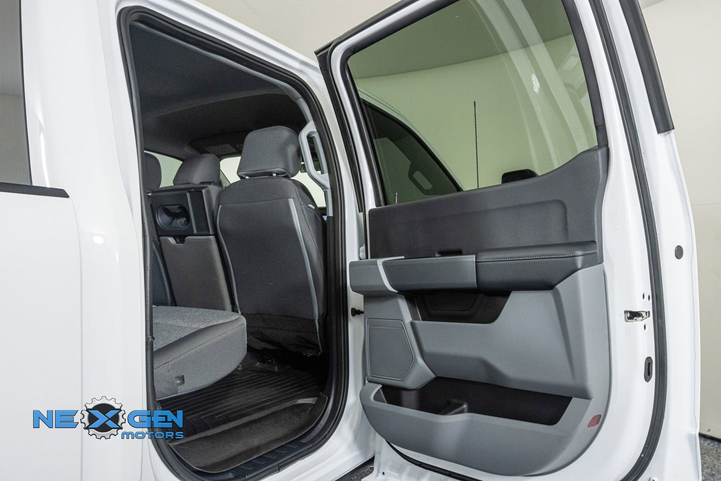 Used 2024 Ford F250 XL w/ STX Appearance Package image 28