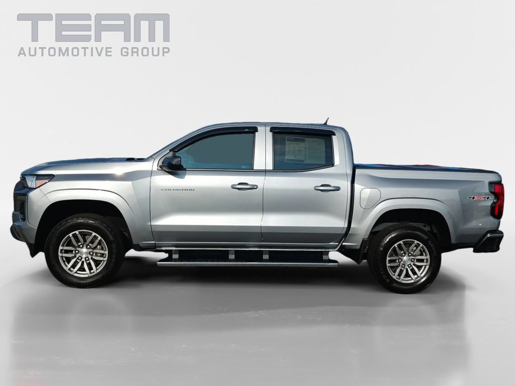 Used 2025 Chevrolet Colorado LT AWD/4WD image 4